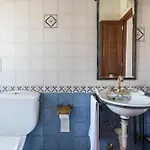 La Cuadra De * ארונה