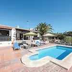 La Cuadra De *