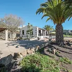 La Cuadra De *